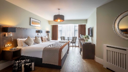 Glenroyal Hotel Executive Twin Room